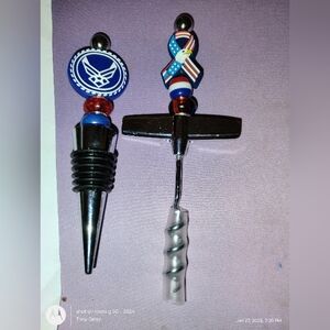 Military Represent Air Force Corkscrew and Wine Stopper Set